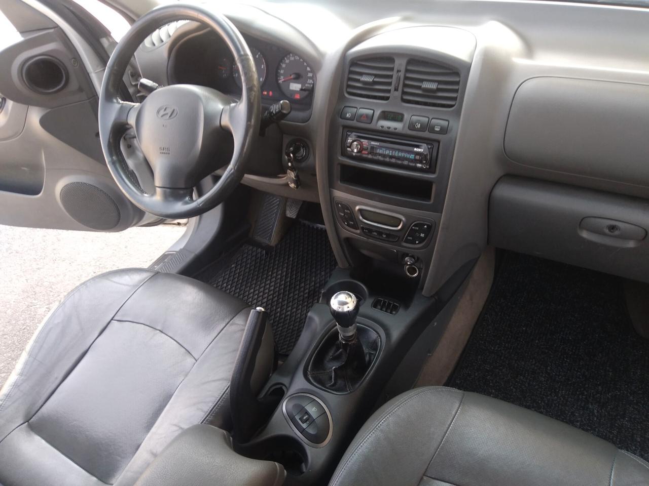 Hyundai Santa Fe 2.0 CRDi 125cv TD VGT 4WD Dynamic x neopatentati