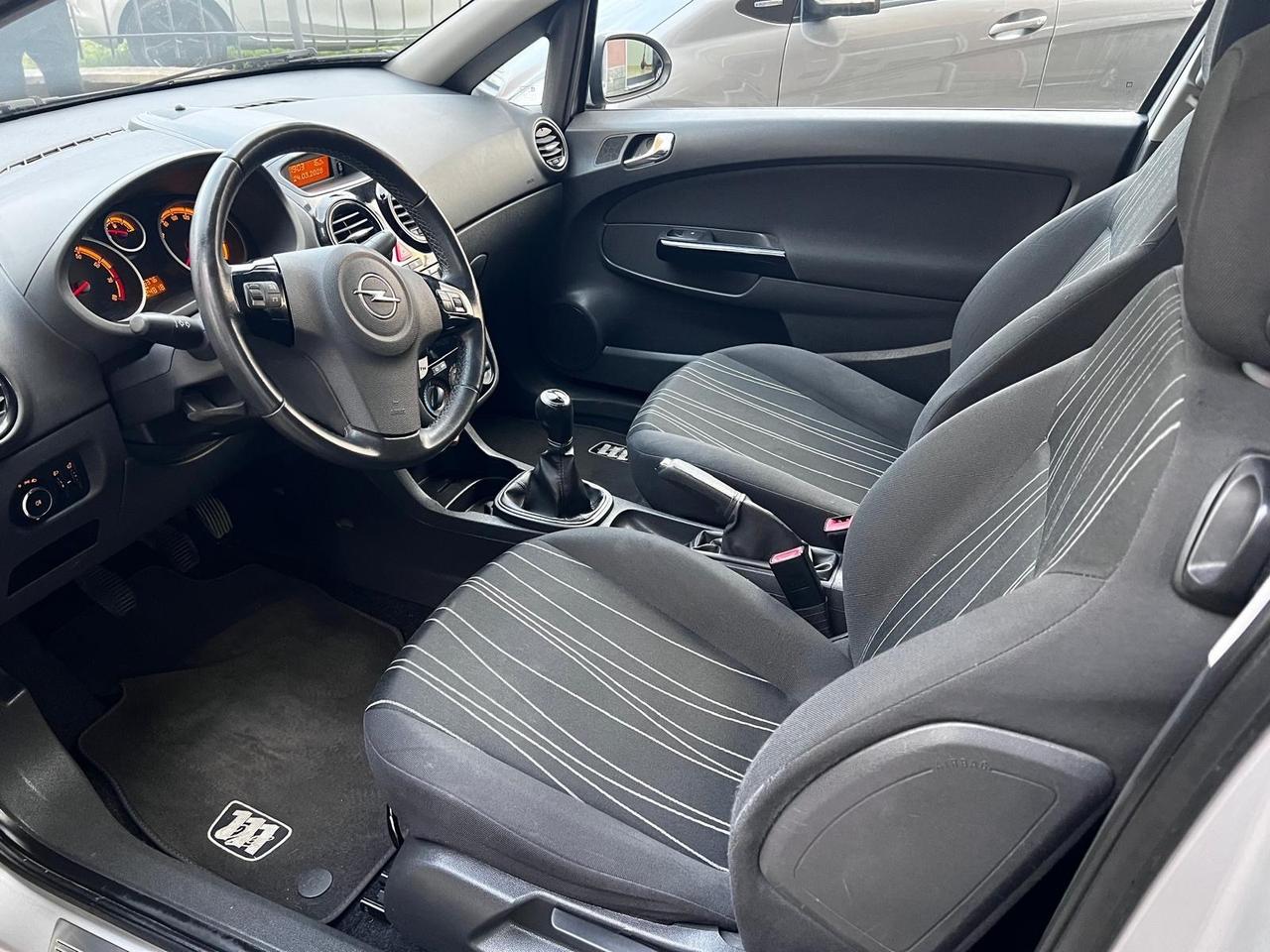 Opel Corsa 1.2 3 porte Sport