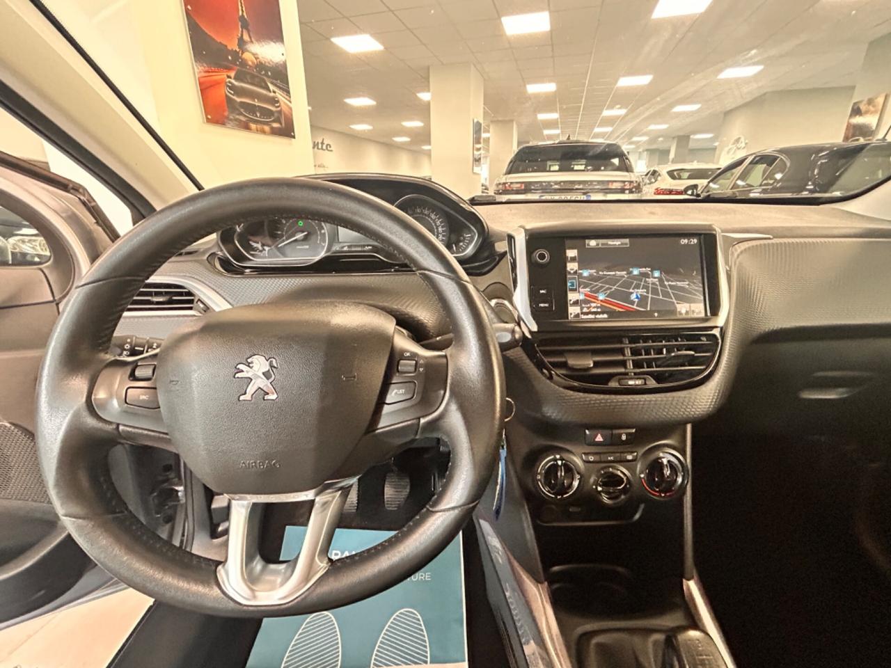 Peugeot 2008 1.2 benzina 82cv 2015 neopatentati