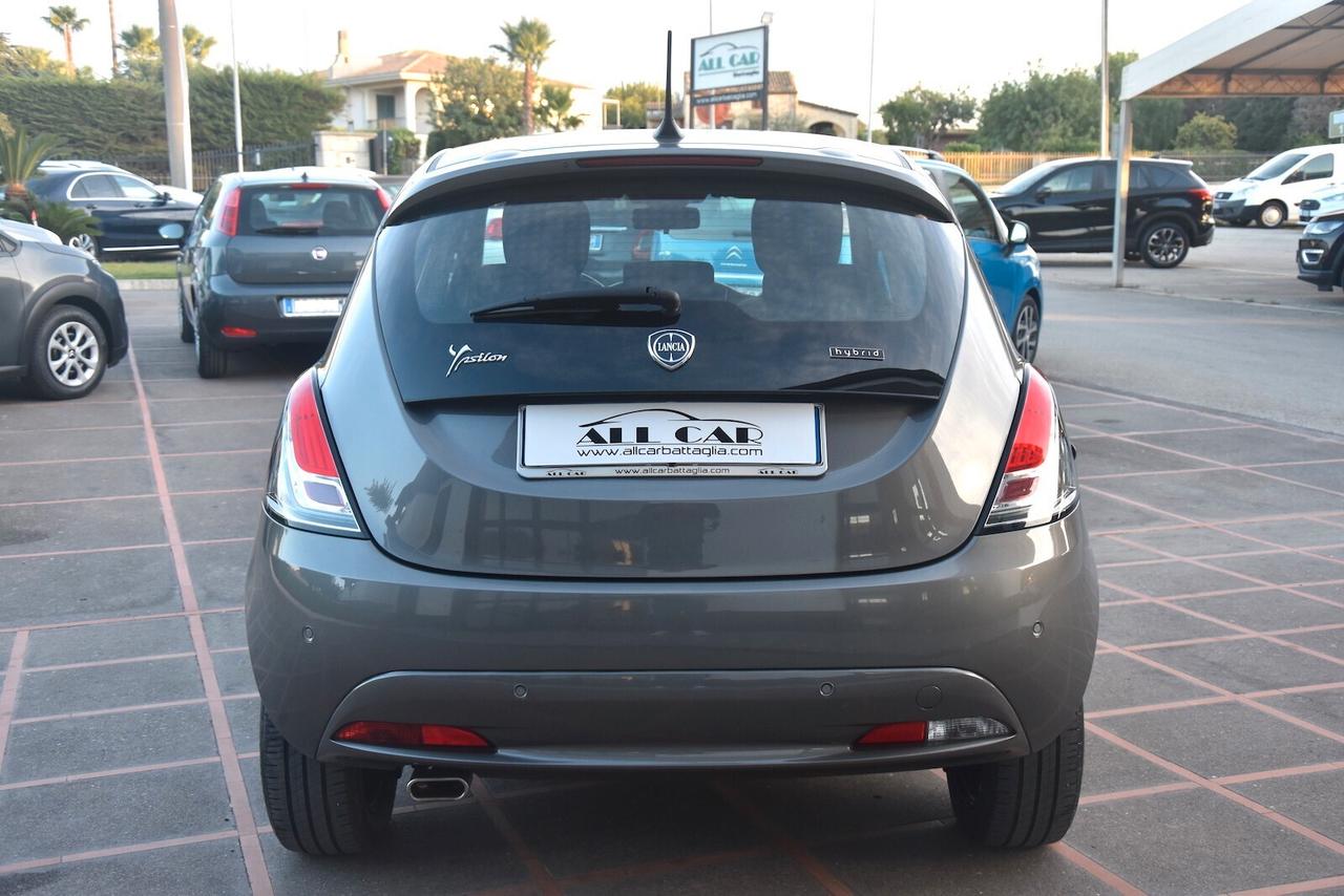Lancia Ypsilon 1.0 Hybrid Gold