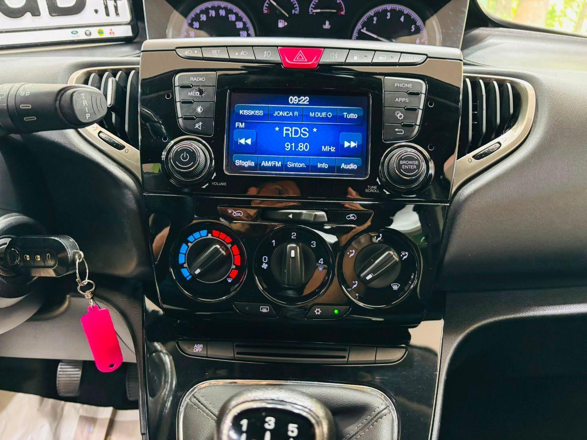 Lancia Ypsilon 1.2 69 cv 5p. GPL Ecochic