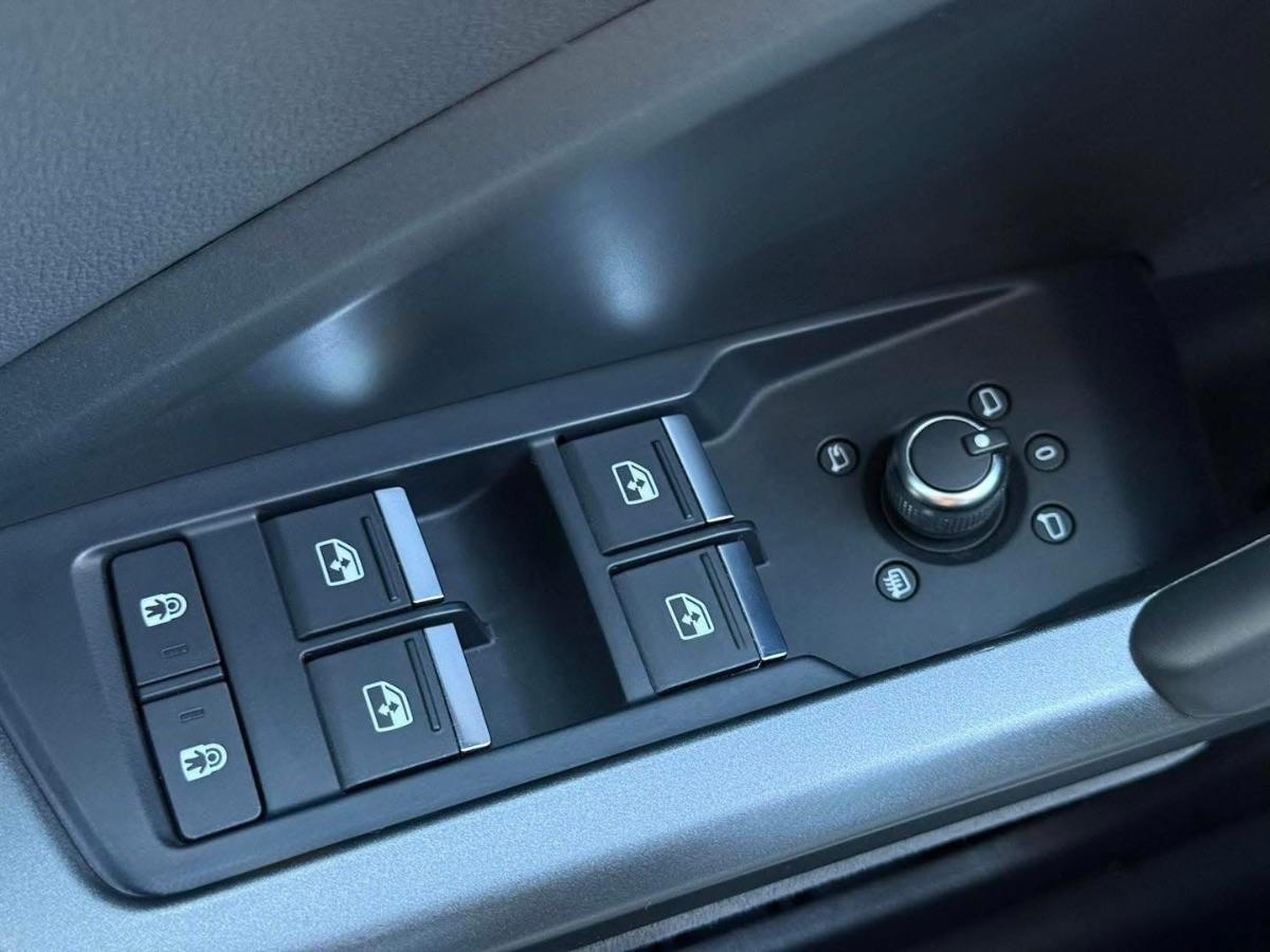 Audi Q3 Sportback 40 TDI Quattro S-line Identity Black 200 CV