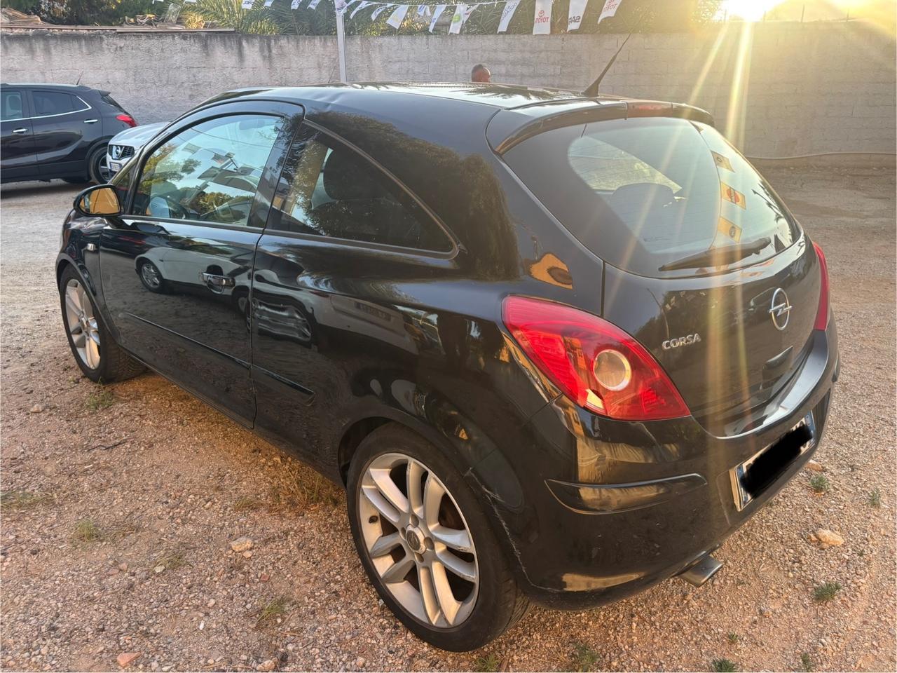 Opel Corsa 1.2 3 porte Club