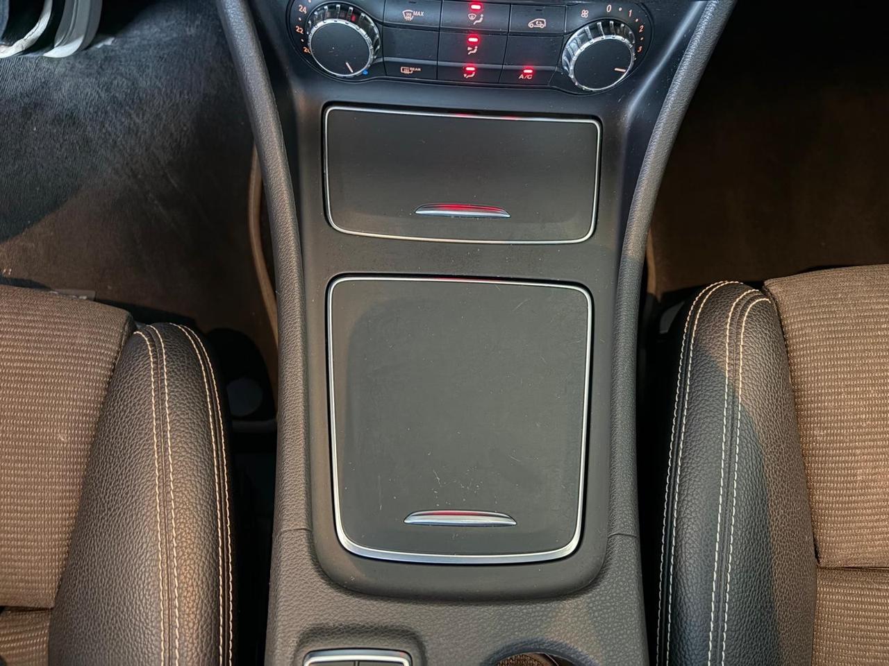 Mercedes-benz CLA 200 180 d Automatic Premium