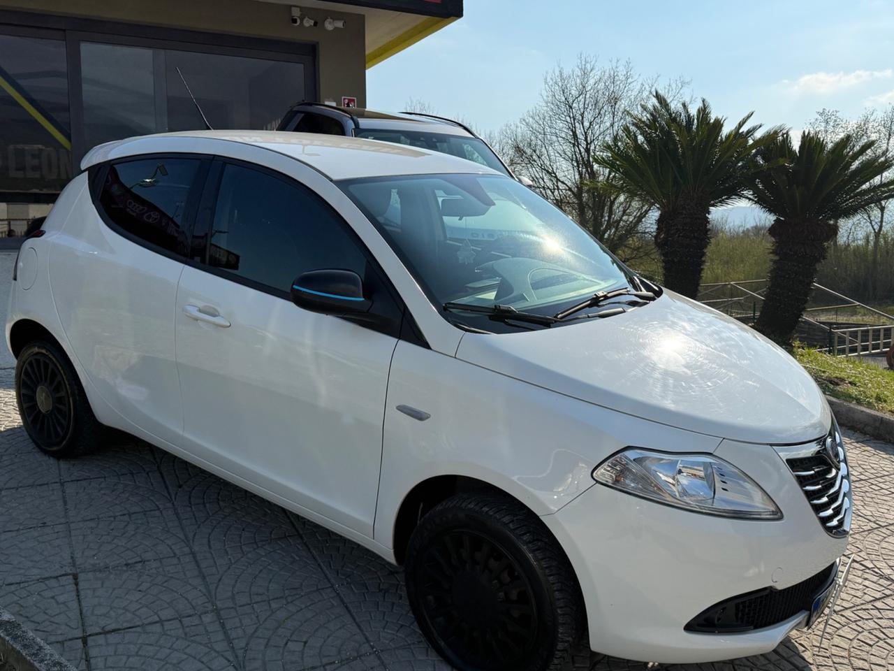 Lancia Ypsilon 0.9 TwinAir 85 CV 5 porte Metano Ecochic Gold
