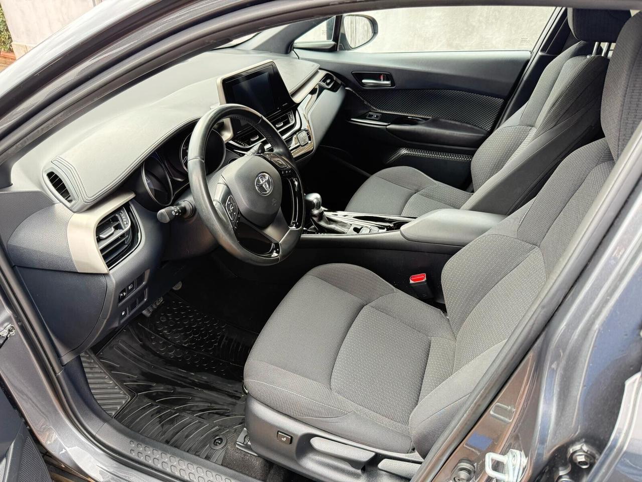 Toyota C-HR 1.8 Hybrid E-CVT Lounge