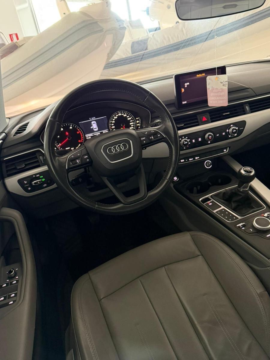 AUDI - A4 - 2.0 TDI 150CV s line