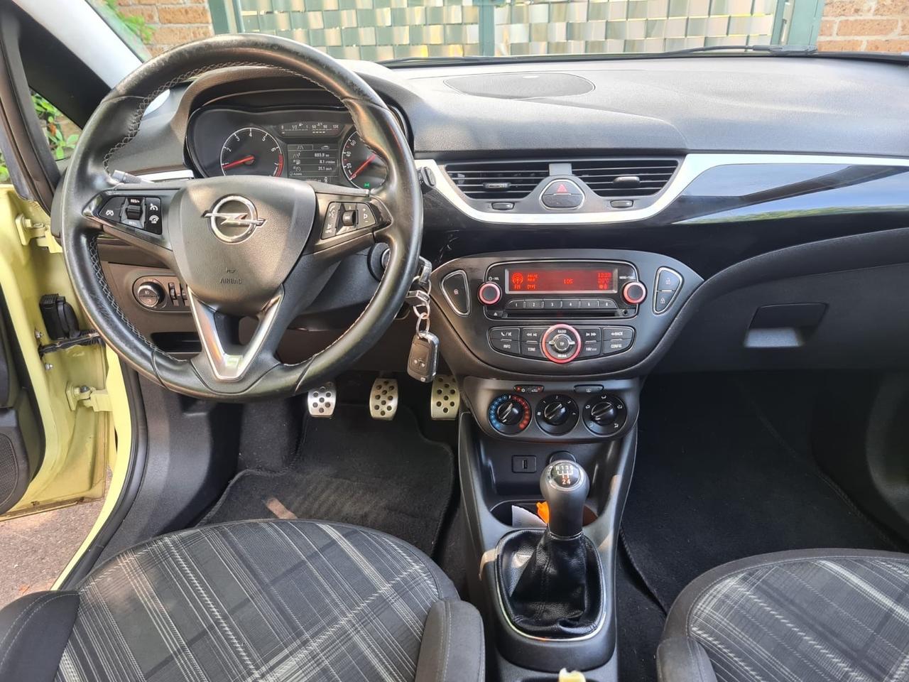 Opel Corsa 1.2 Coupé b-Color