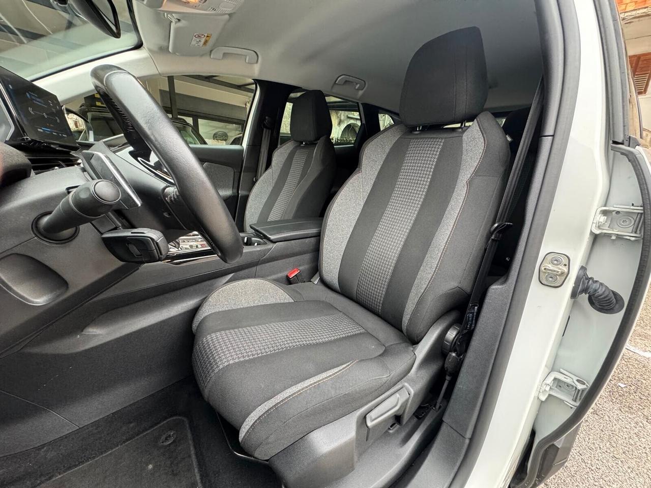 Peugeot 3008 BlueHDi 130 S&S EAT8 Allure
