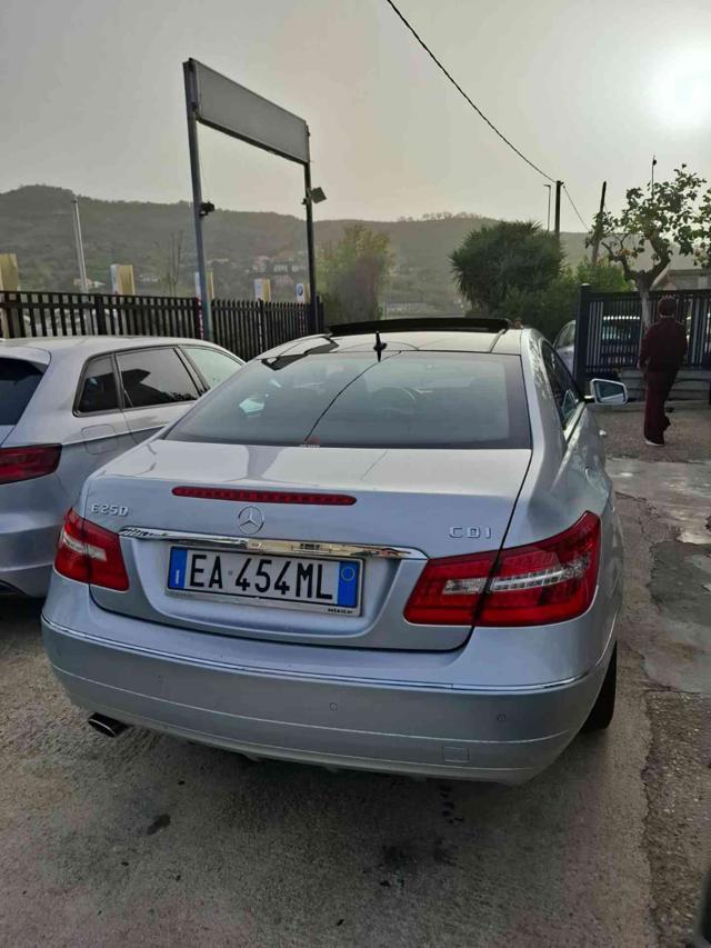 MERCEDES-BENZ E 250 CDI Coupé BlueEFFICIENCY Avantgarde