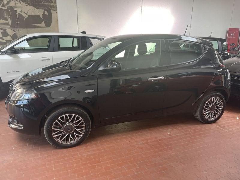 Lancia Ypsilon 1.0 FireFly 5 porte S&S Hybrid Gold Plus