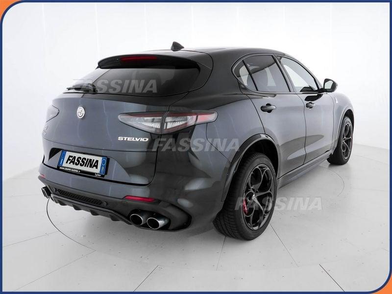 Alfa Romeo Stelvio 2.9 Bi-Turbo V6 520 AT8 Quadrifoglio