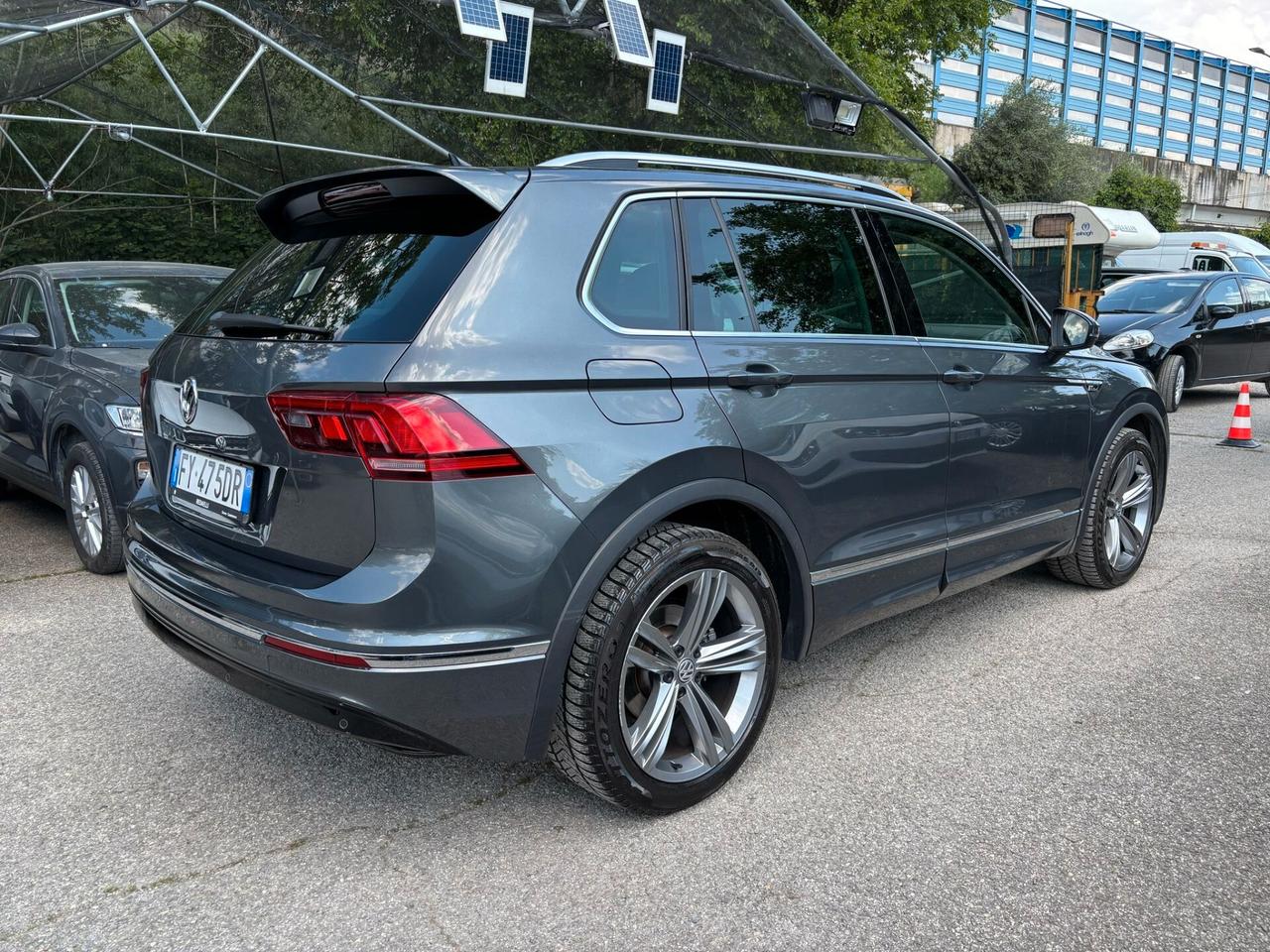 Volkswagen Tiguan 1.6 TDI Sport R-Line OK Neopatentati