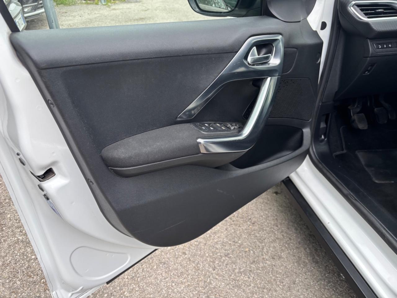 Peugeot 2008 1.6 hdi 92 CV Allure OK NEOPATENTATI