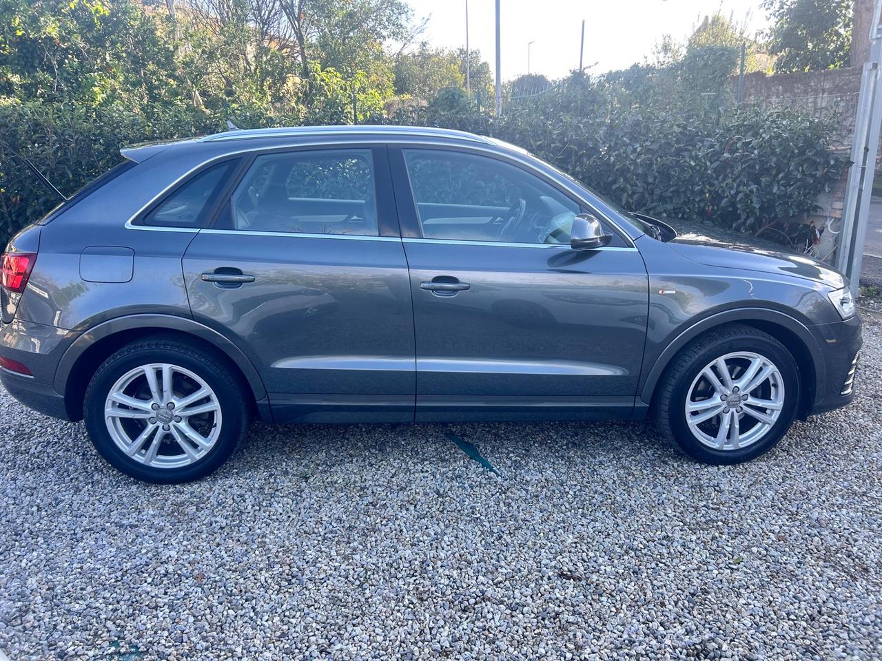 Audi Q3 2.0 TDI 120 CV S tronic line Edition