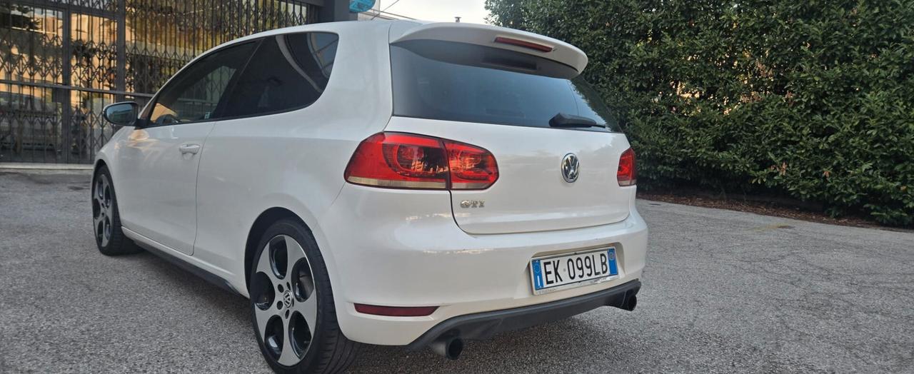 Volkswagen Golf 2.0 TSI 3p. GTI