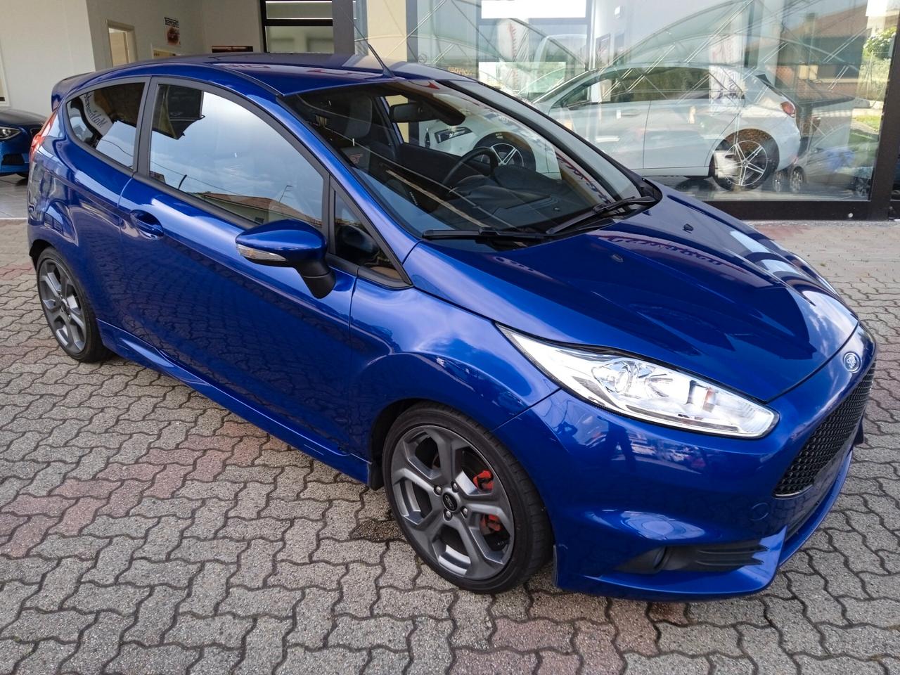 Ford Fiesta ST PACK SPORT 1-2 VETRI SCURI SENS PARK VOLANTE MULTIFUNZiONI SEDILI PERFORMANCE PRONTA CONSEGNA