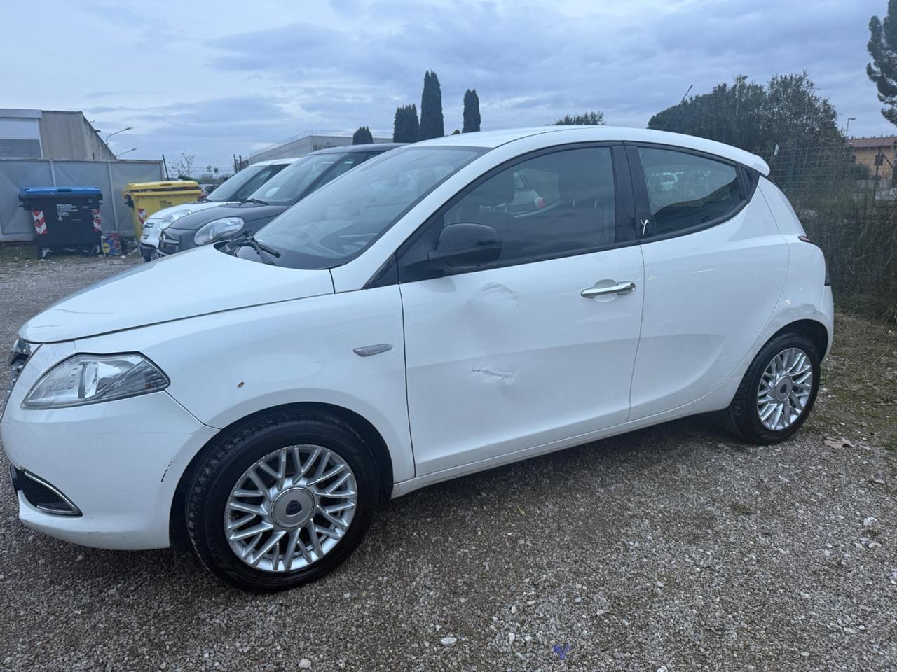 Lancia Ypsilon 1.2 69 CV 5 porte S&S Platinum