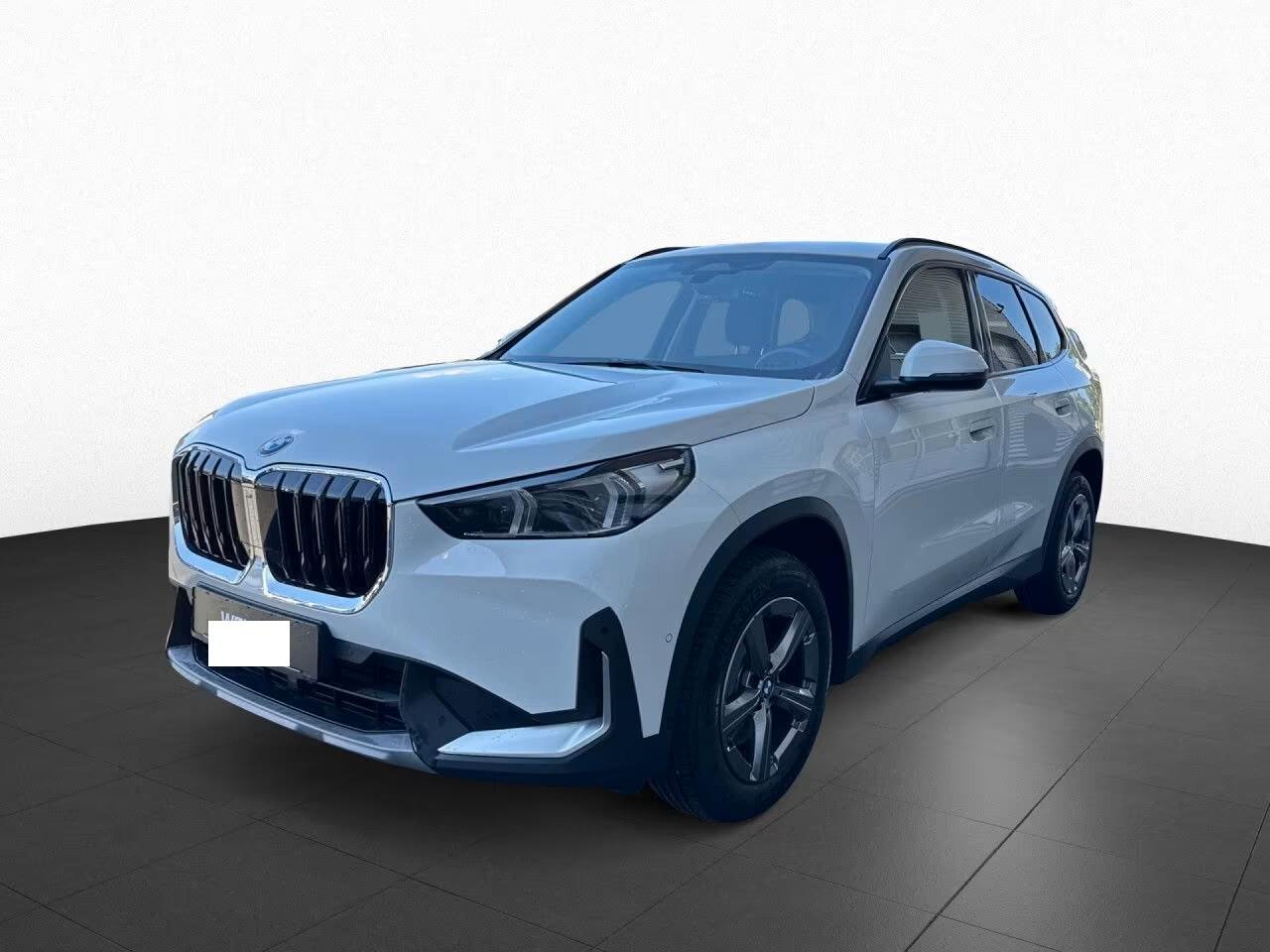 Bmw X1 sDrive20i aut. AdLED, AHK, fotocamera, KomZu, SHz, 17"