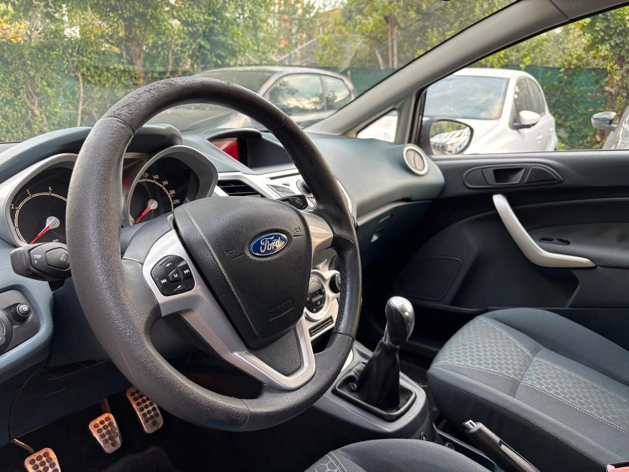 Ford Fiesta 1.4 5 porte GPL Titanium OK Neopatentati