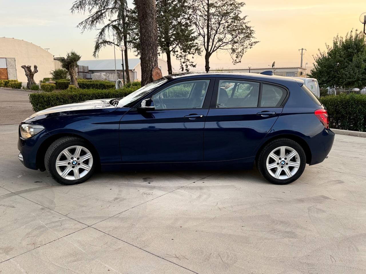 Bmw 118 118d 5p. Urban