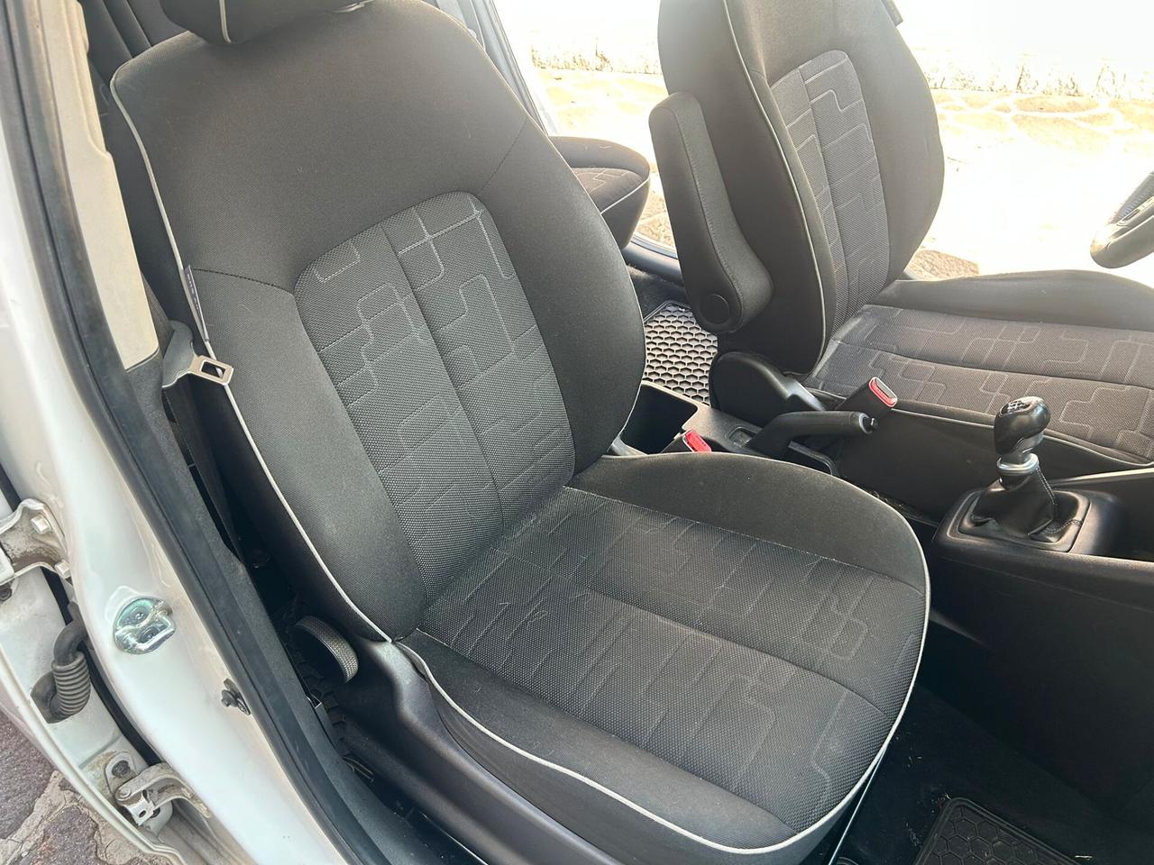 Kia Venga 1.4 crdi Active (wgt EX) - ANCHE PER NEOPATENTATI
