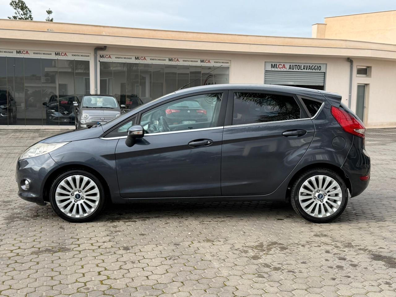 Ford Fiesta 1.4 TDCi 68CV 5 porte Titanium