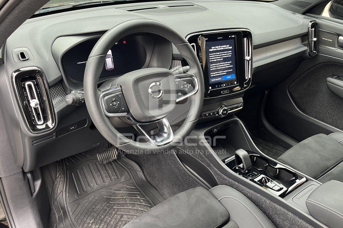 VOLVO XC40 B3 automatico Plus Dark