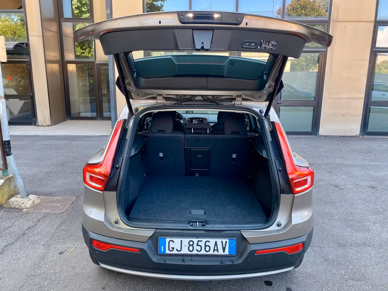 Volvo XC40 t4 phev RECHARGE -LED -NAVI- GARANZIA