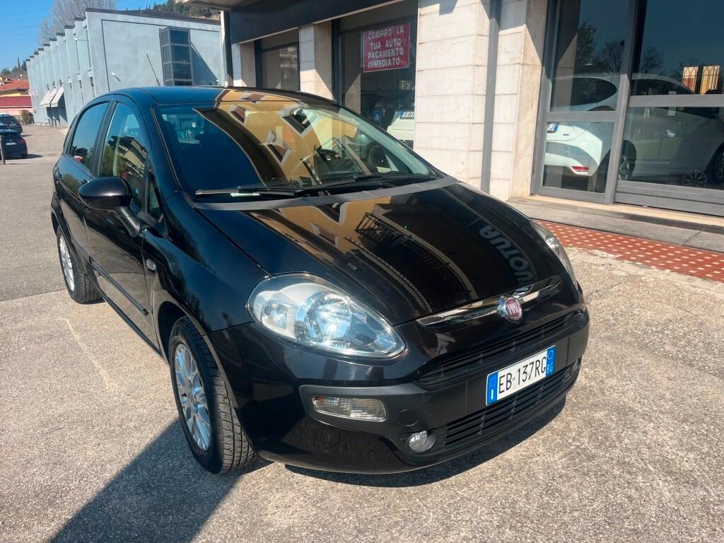 Fiat Punto 1.4 5 porte cambio manuale e automatico