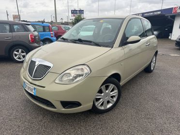 Lancia Ypsilon 1.3 MJT 75 CV Oro Plus