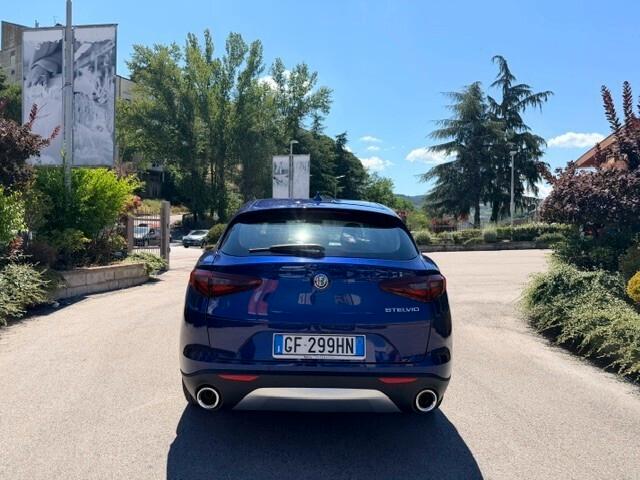 Alfa Romeo Stelvio 2.2 Turbodiesel 190 CV AT8 RWD Executive