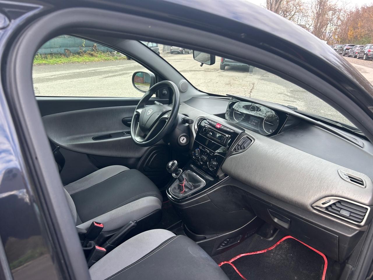 Lancia Ypsilon 1.2 69 CV 5 porte GPL Ecochic Unyca