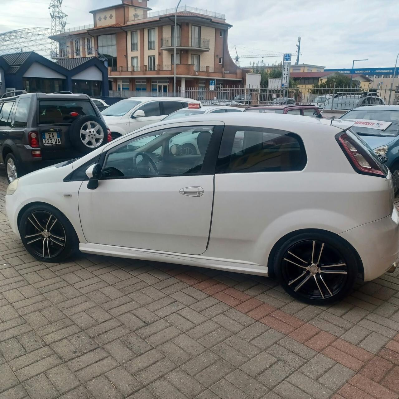 NEOPATENTATI BUONO STATO G. PUNTO 1.3 MJTD