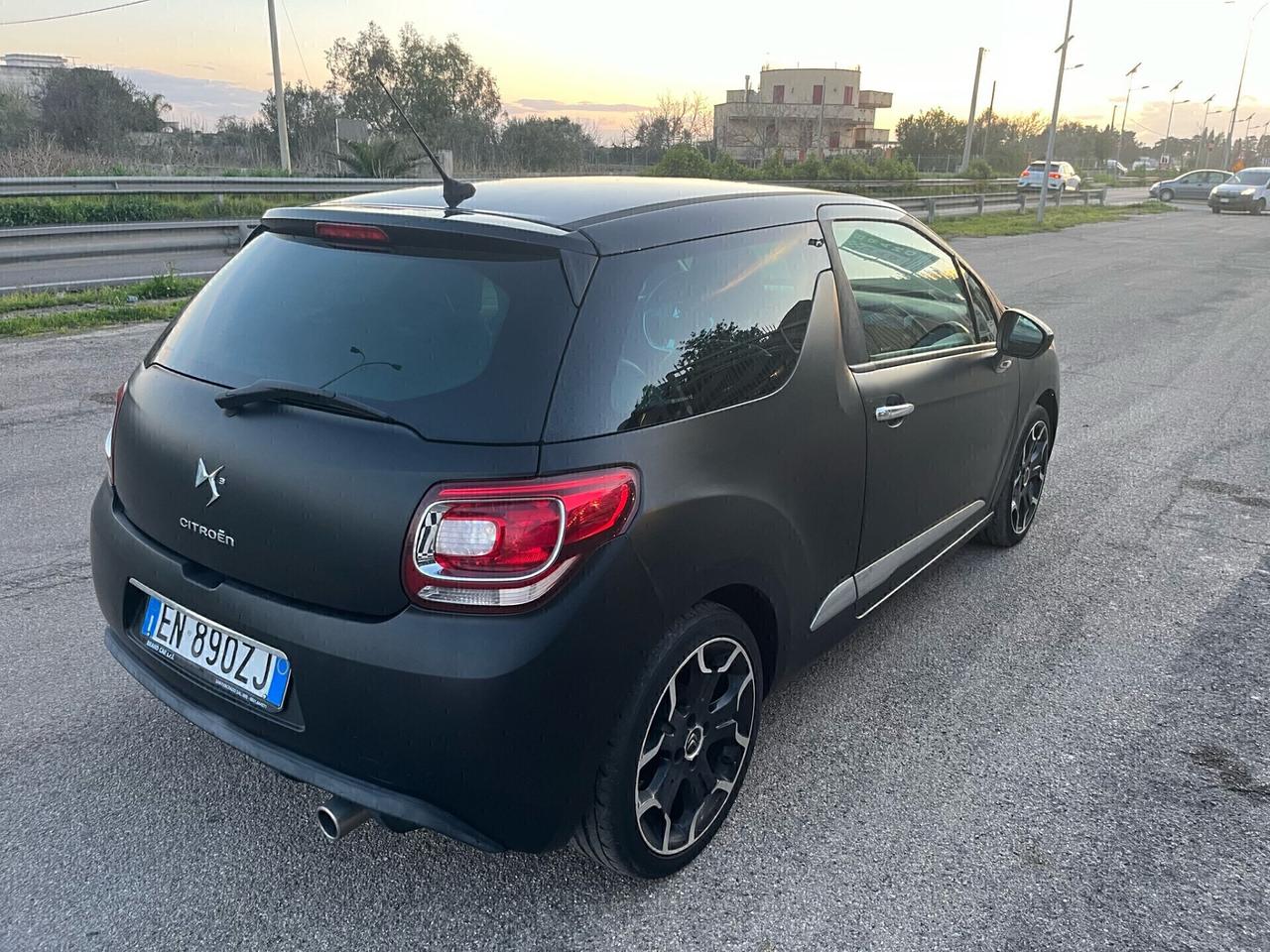 Ds DS3 DS 3 1.4 HDi 70 Just Black Unipro 2012