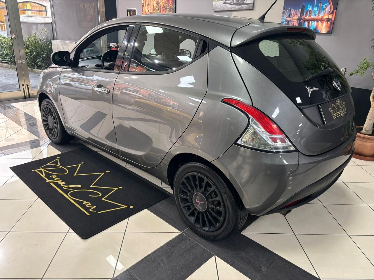 Lancia Ypsilon 1.2 69 CV 5 porte S&S Silver