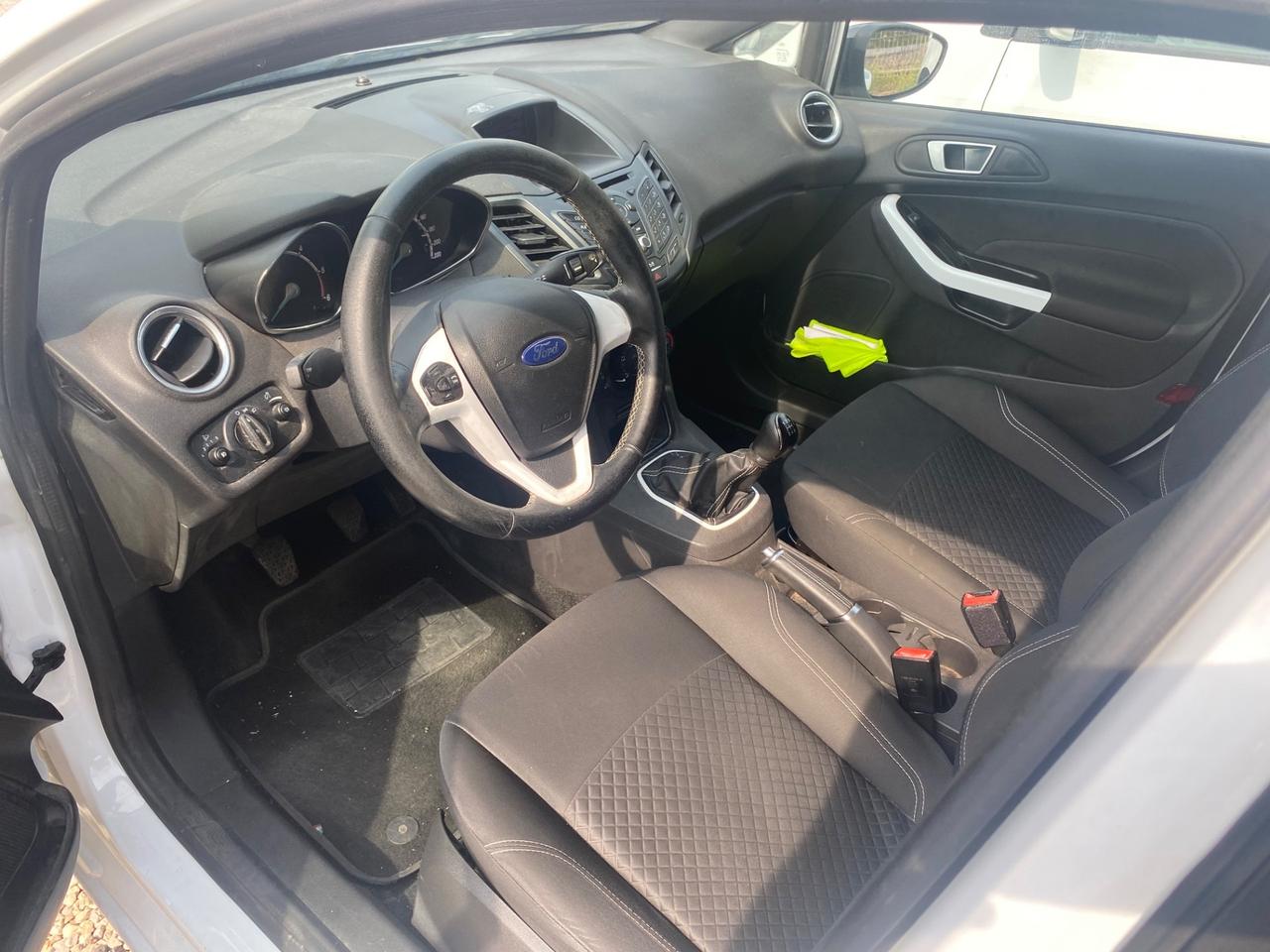 Ford Fiesta 1.5 TDCi 75CV 5 porte ST-Line NEOPATENTATI