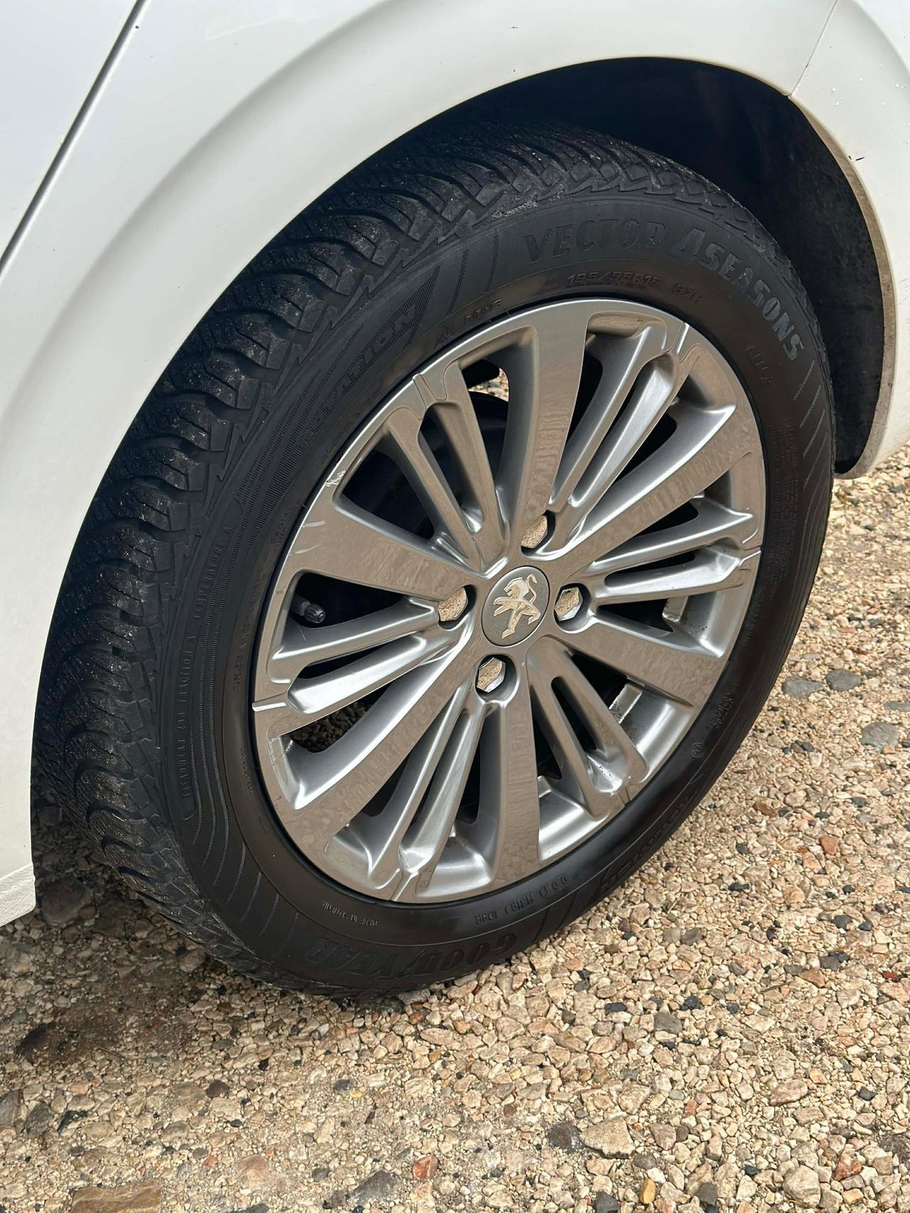 Peugeot 208 GPL 5P ALLURE NEOPAT KMCERT UNICOPR