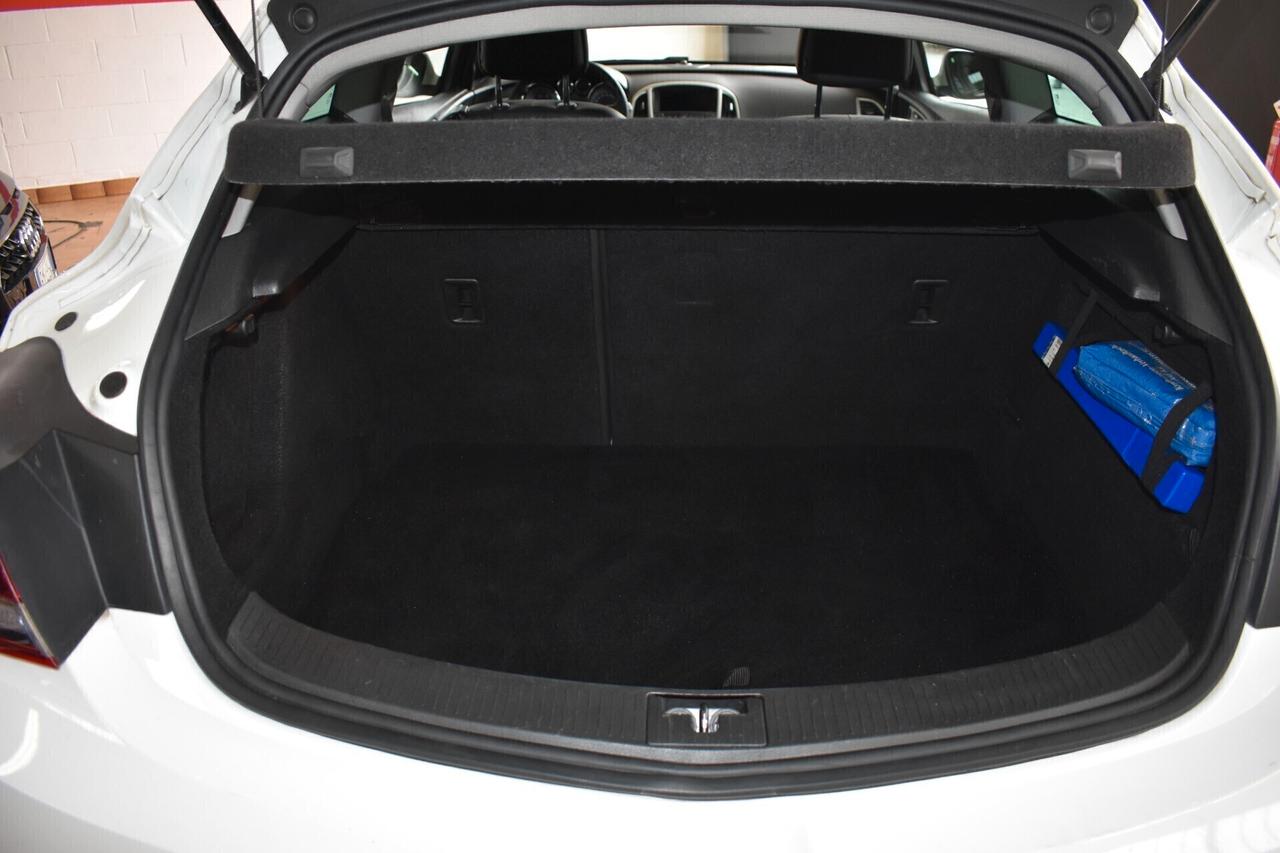 Opel Astra GTC 2.0 Cdti Cosmo S