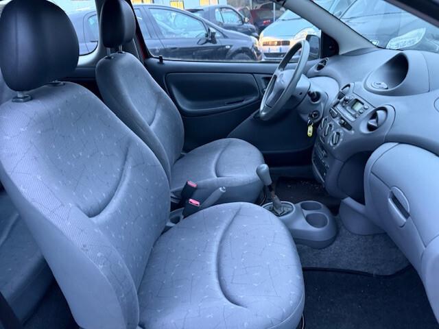 Toyota Yaris 1.0i 16V cat 3 porte Sol
