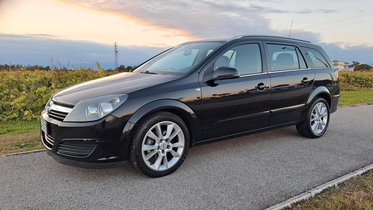 Opel Astra 1.7 CDTI POCHI KM TENUTA MOLTO BENE