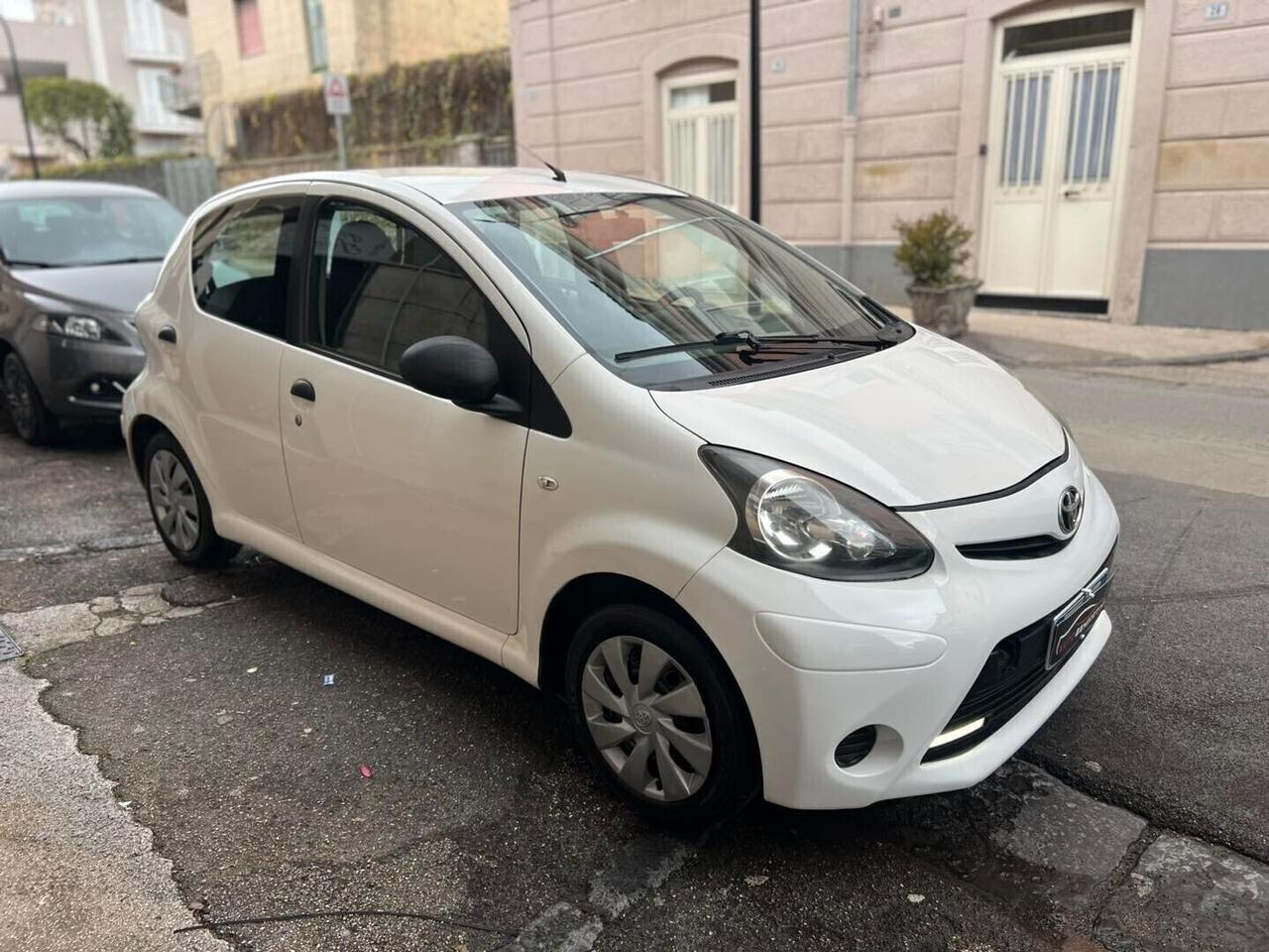 TOYOTA AYGO 1.0 CONNECT 5P 2013