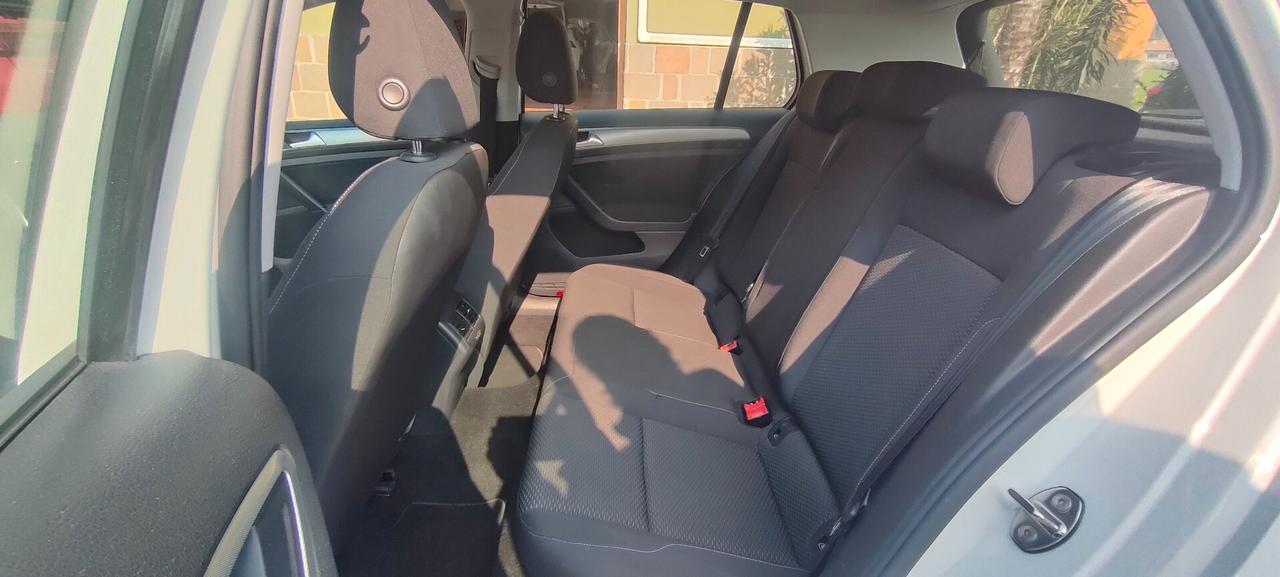 Volkswagen Golf 1.5 TGI DSG 5p. Trendline BlueMotion Technology