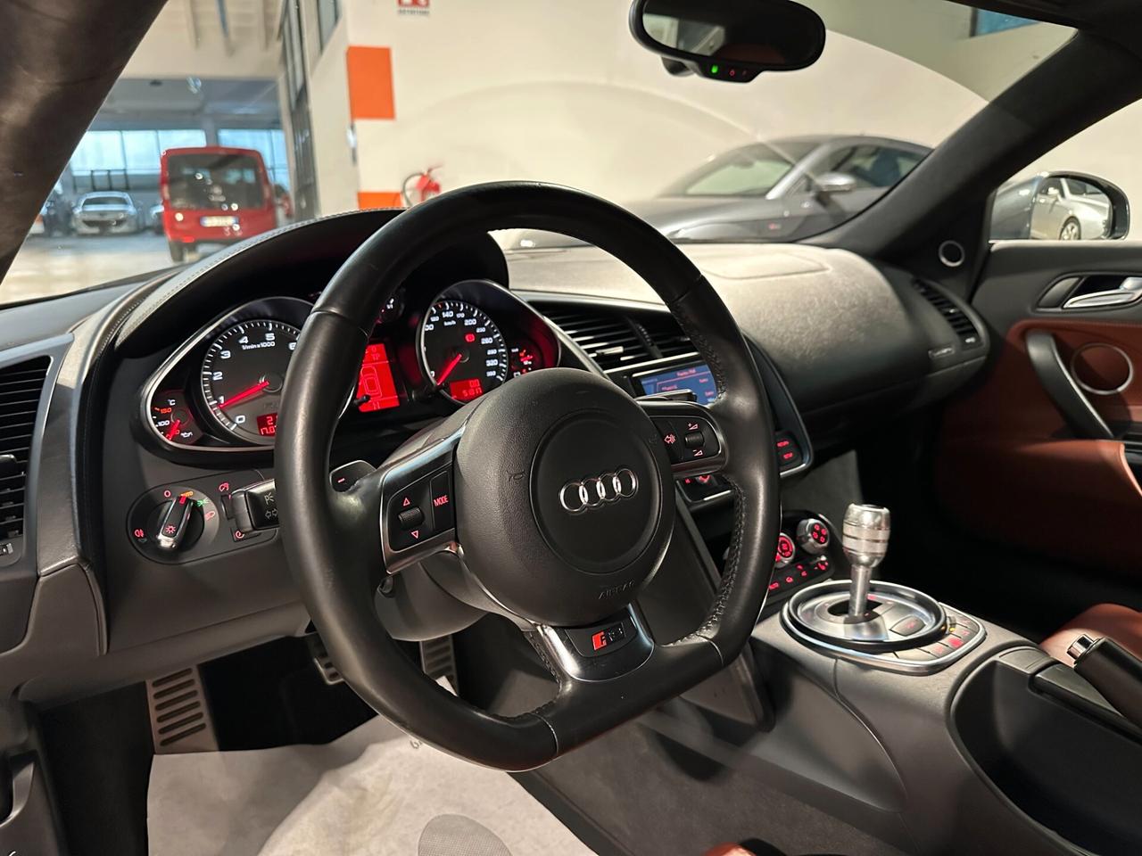 Audi R8 4.2 V8 FSI quattro R tronic - CERCHI 20?