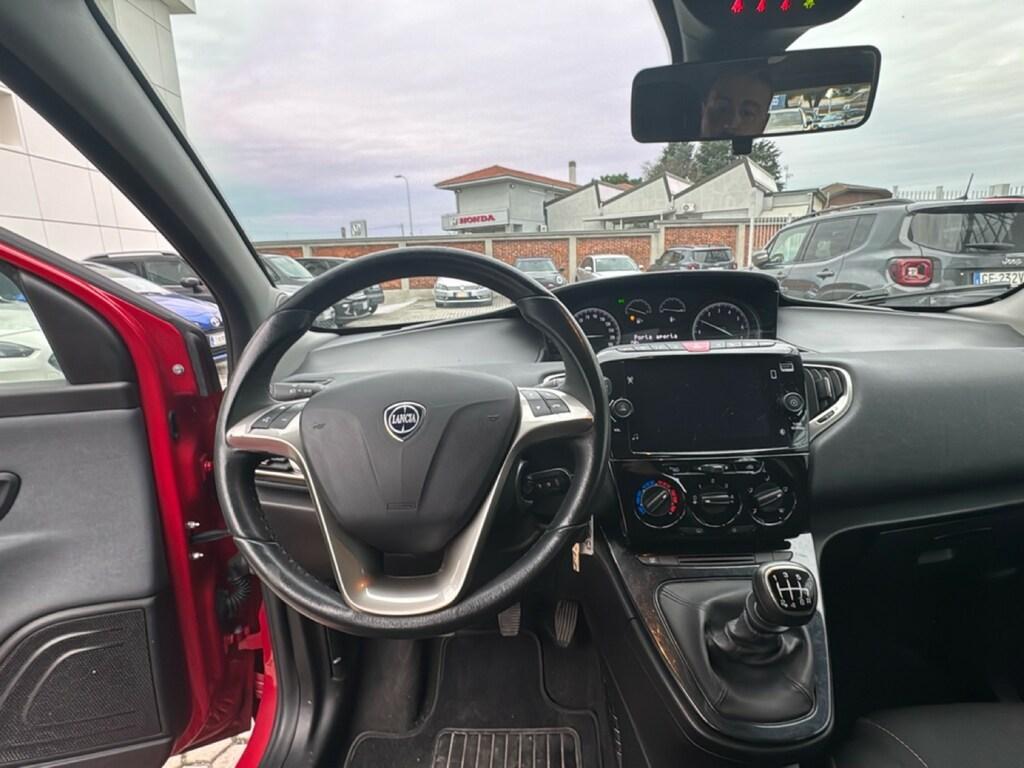 Lancia Ypsilon 5 Porte 1.0 FireFly Hybrid Silver