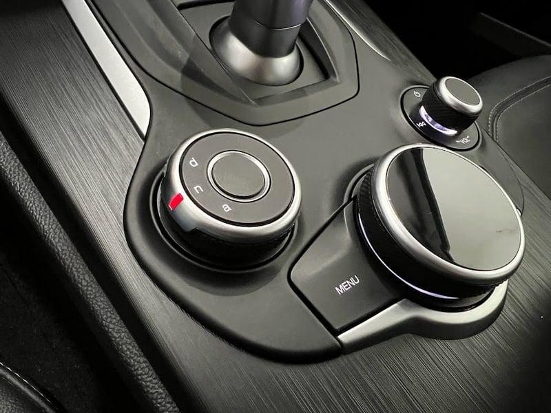 Alfa Romeo Stelvio Stelvio 2.2 Turbodiesel 180 CV AT8 RWD Super