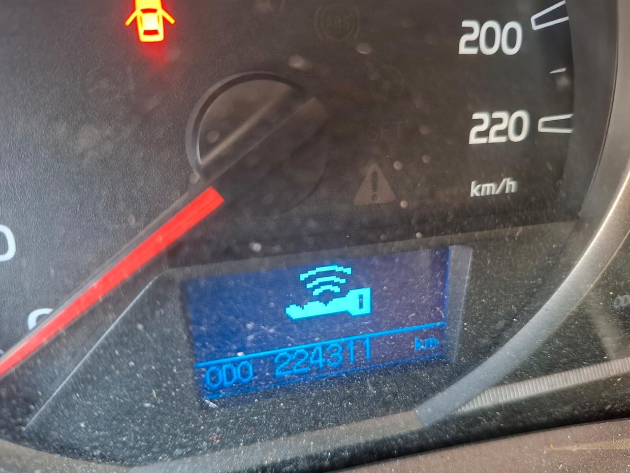 Toyota RAV 4 2.2 D-CAT 4WD - SINISTRATO