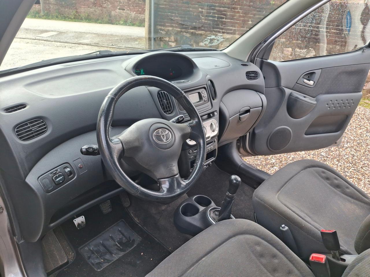 Toyota Yaris Verso 1.3i 16V cat Sol '03