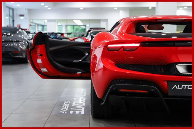 FERRARI 296 GTB|LIFT|DISPLAY PASS|RETROCAMERA|