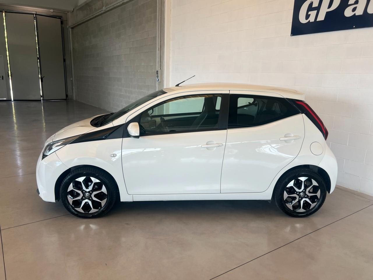 Toyota Aygo 1.0 VVT-i 72 CV 5 porte x-cool telecamera di retro ok neopatentati